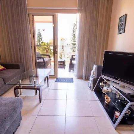 Marilena - Modern 2-br Near Venus *