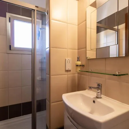 Marilena - Modern 2-br Near Venus דירה